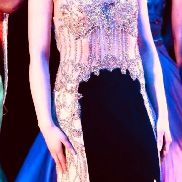 COPY - Swarovski crystal evening gown size 4 - Picture 14 of 16